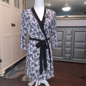 **SOLD** NWT Silky Nightgown With Robe, Ladies Small
